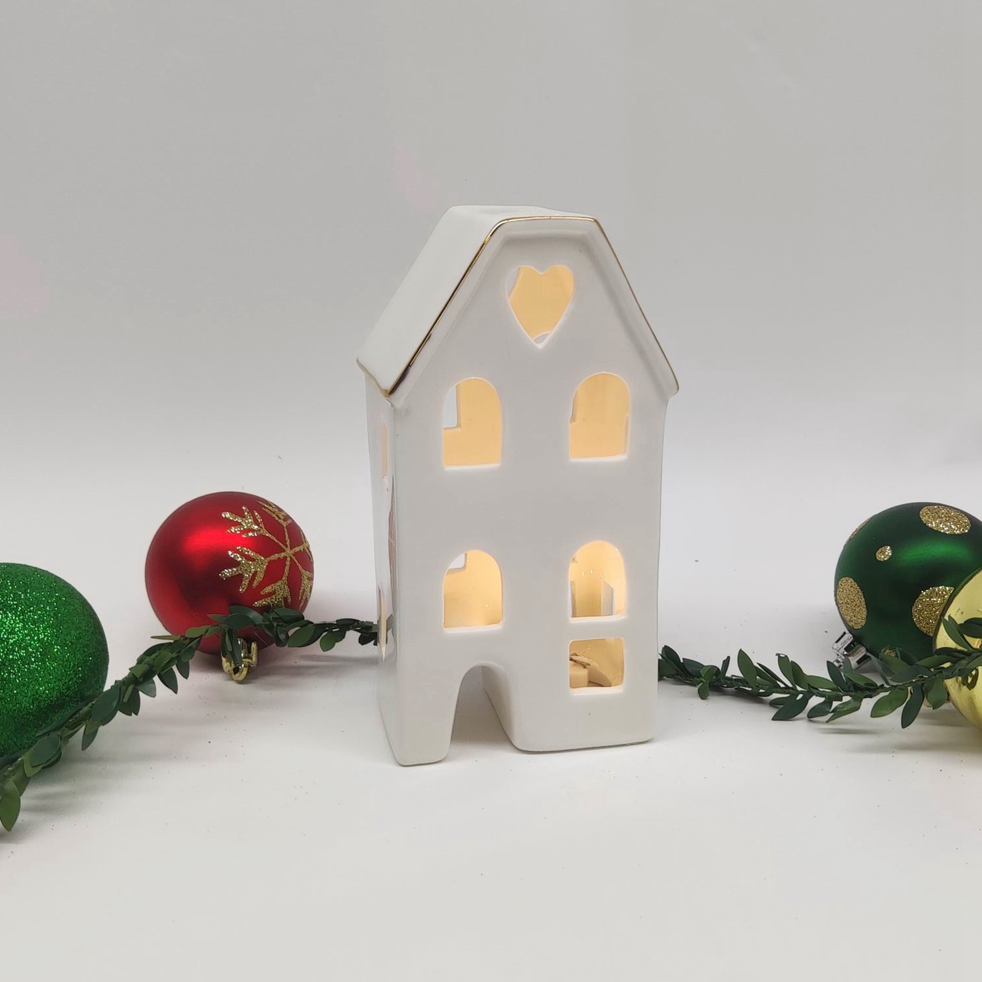 Kreatives Weihnachtskeramikhaus, ausgehöhltes Haus, kleines Porzellanhaus, LED-Licht, mittlere Temperatur, weißes Porzellanhaus 3