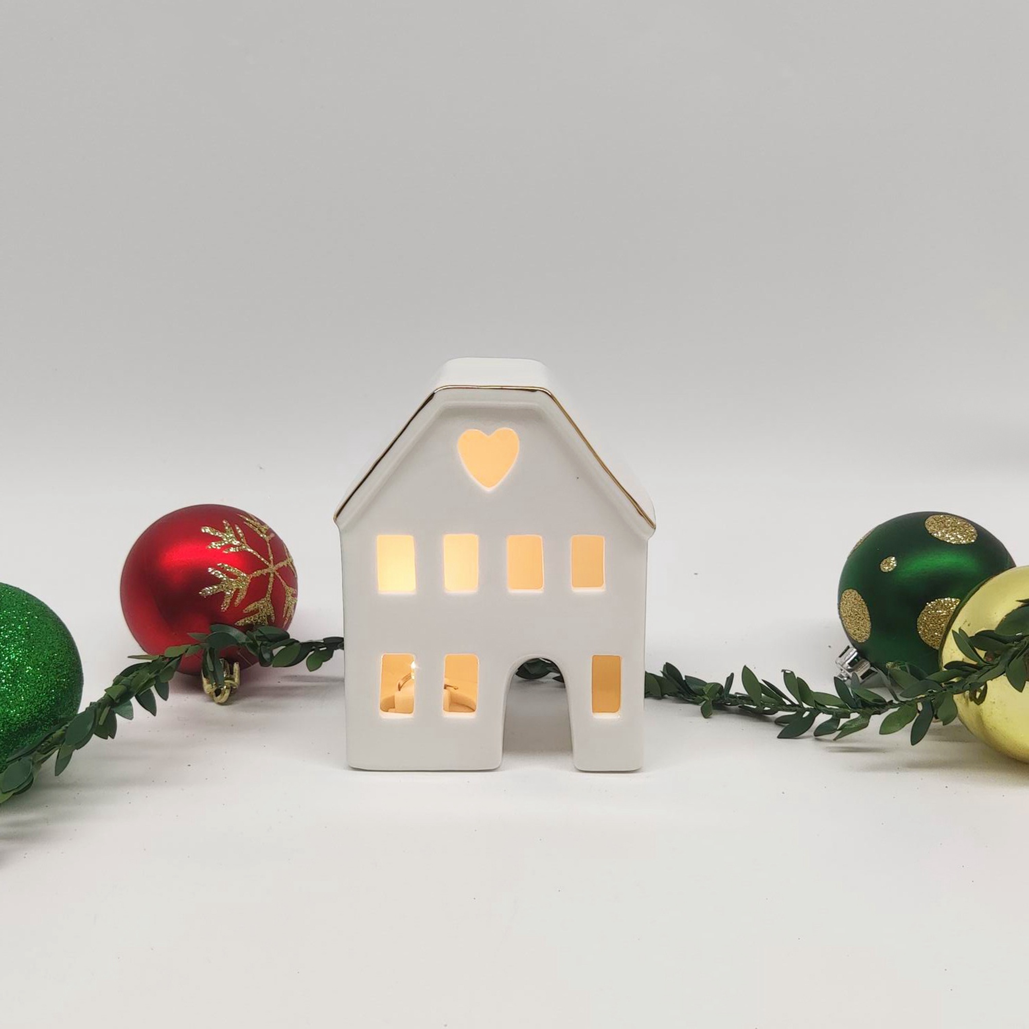 Kreatives Weihnachtskeramikhaus, ausgehöhltes Haus, kleines Porzellanhaus, LED-Licht, mittlere Temperatur, weißes Porzellanhaus 5