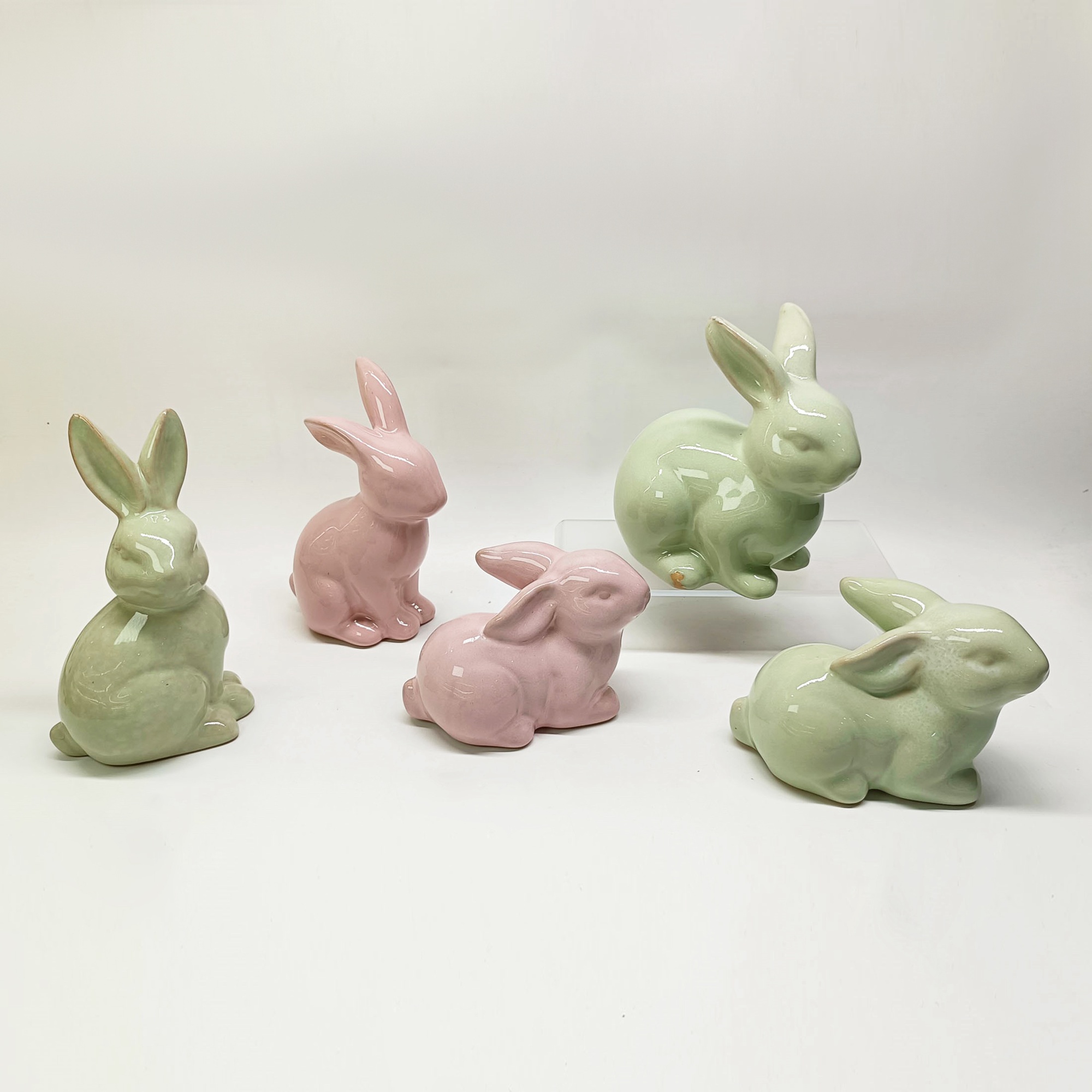 Bonitas figuras de conejo de cerámica, estilo kawaii, para jardín, casa, decoración de Pascua, hogar y habitación. 1