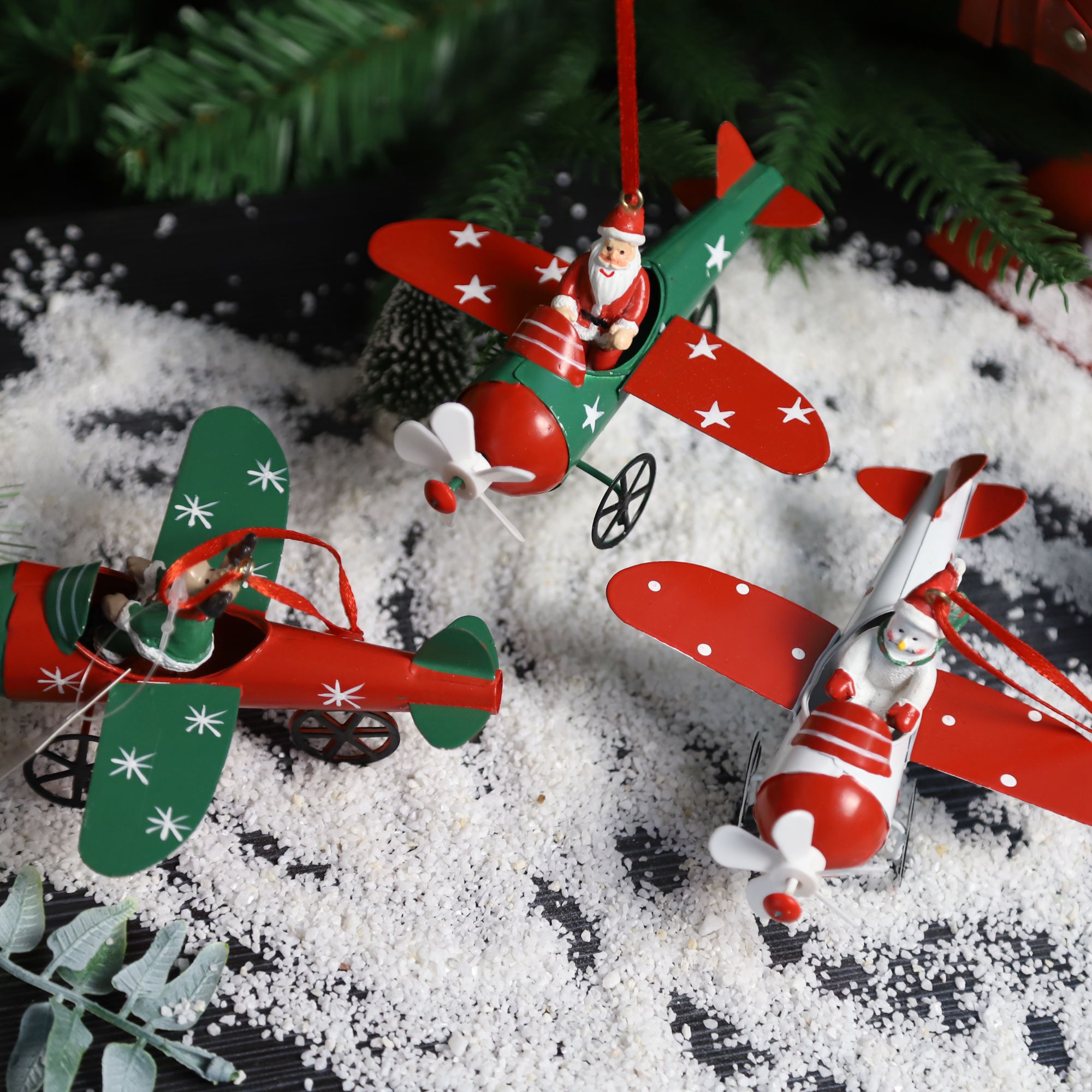 Lindo avión de Papá Noel de estilo antiguo, adorno colgante para árbol de Navidad, adorno colgante de hierro retro para Navidad, decoración para fiestas 1