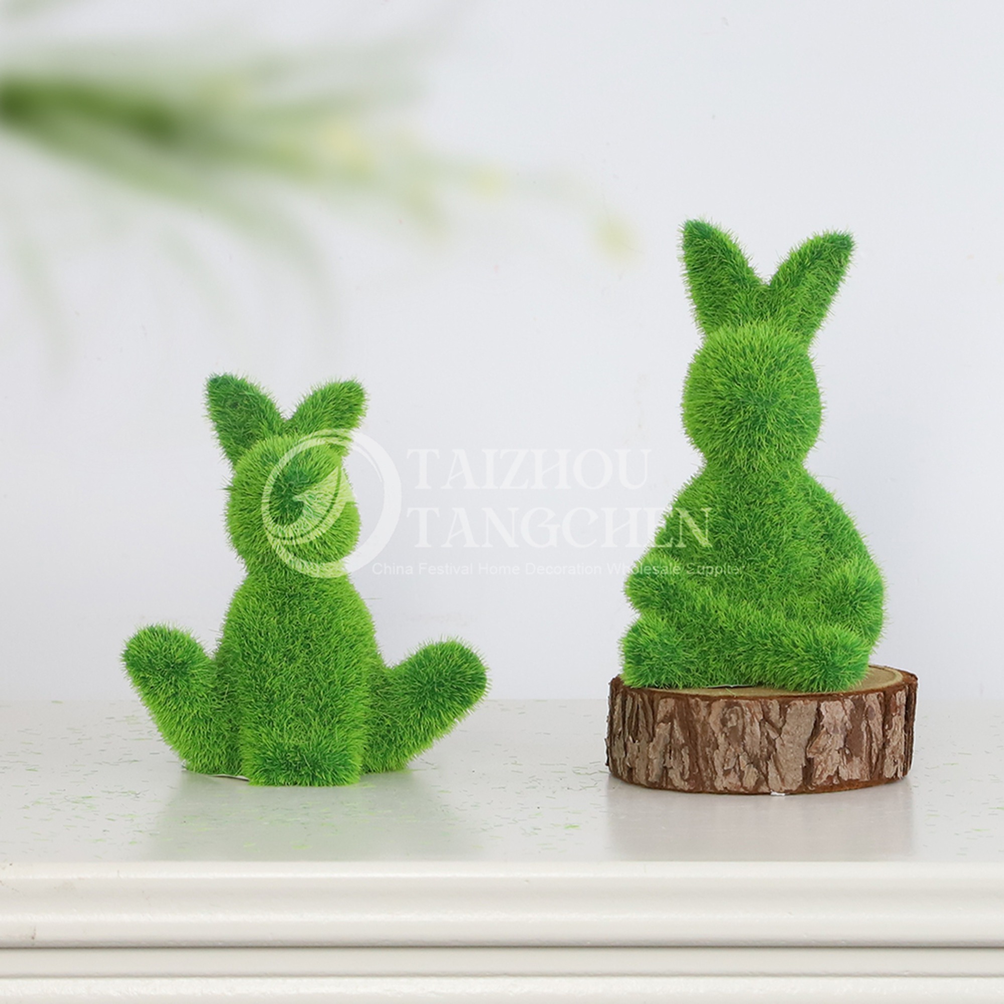 Decoración de mesa de interior de primavera de pascua lindas figuras de conejito musgo artificial verde escultura 6