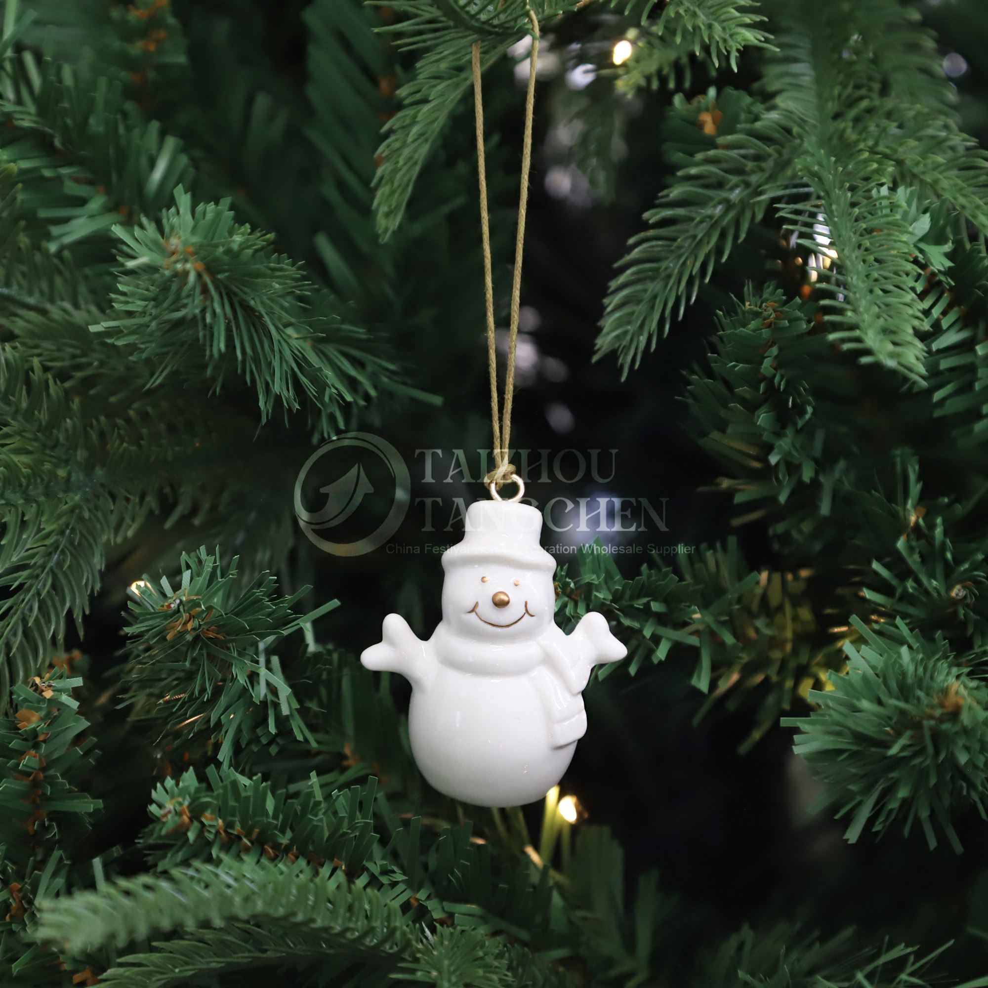 Neujahr kleiner Geschenkhängelkeramik Mini Schneehaus Anhänger Winter Figur Dekor 7
