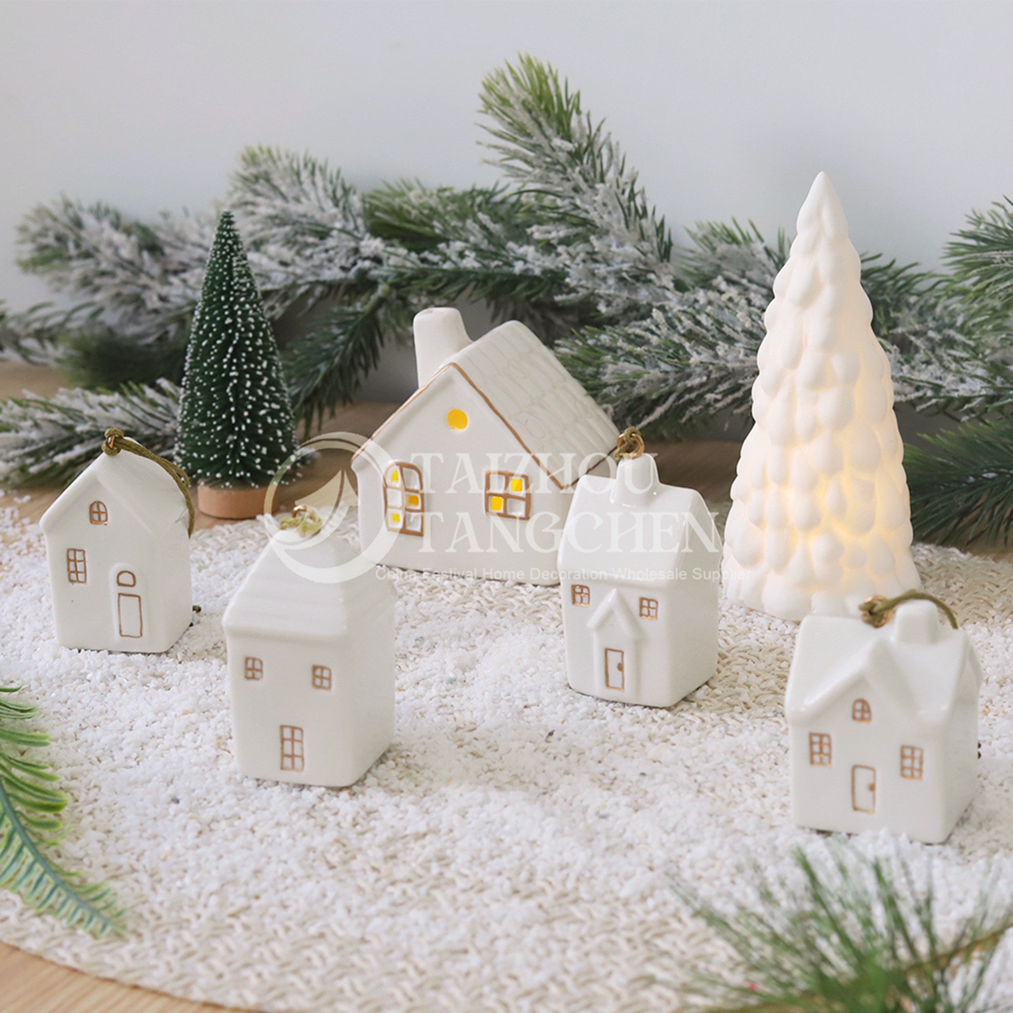 Neujahr kleiner Geschenkhängelkeramik Mini Schneehaus Anhänger Winter Figur Dekor 2