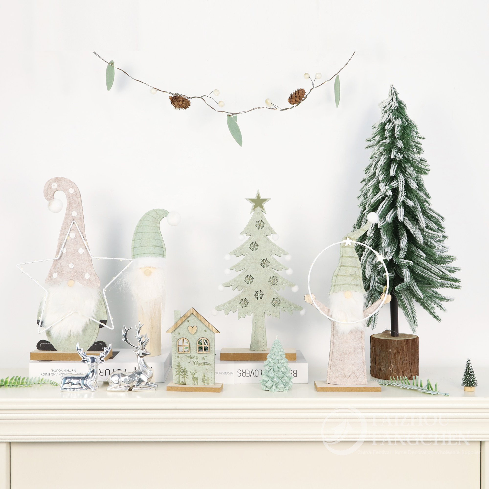 Regalos de año nuevo Nordic Madera sin rostro Fabrica de la casa del árbol de Navidad Casa de Navidad adornos 2