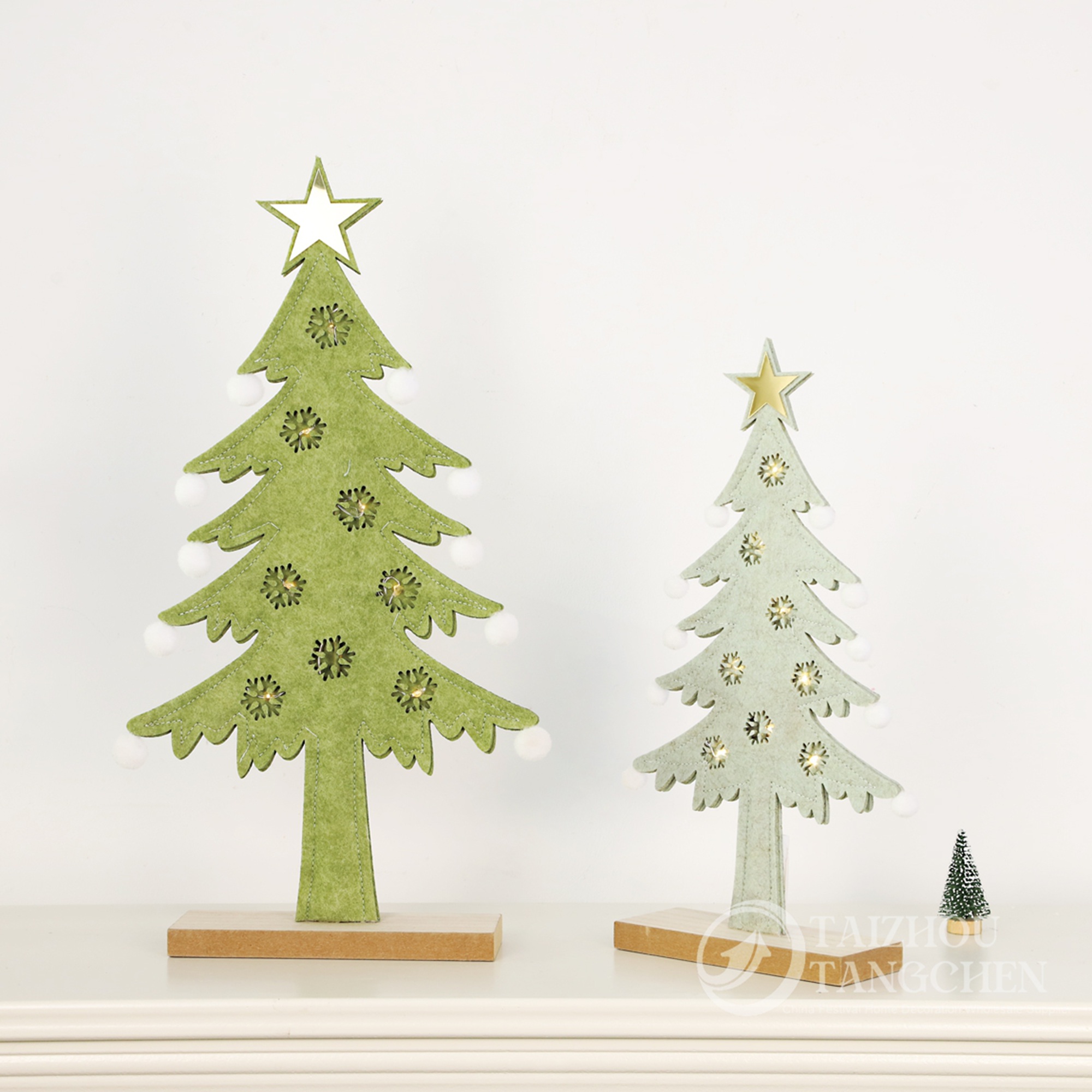 Regalos de año nuevo Nordic Madera sin rostro Fabrica de la casa del árbol de Navidad Casa de Navidad adornos 4