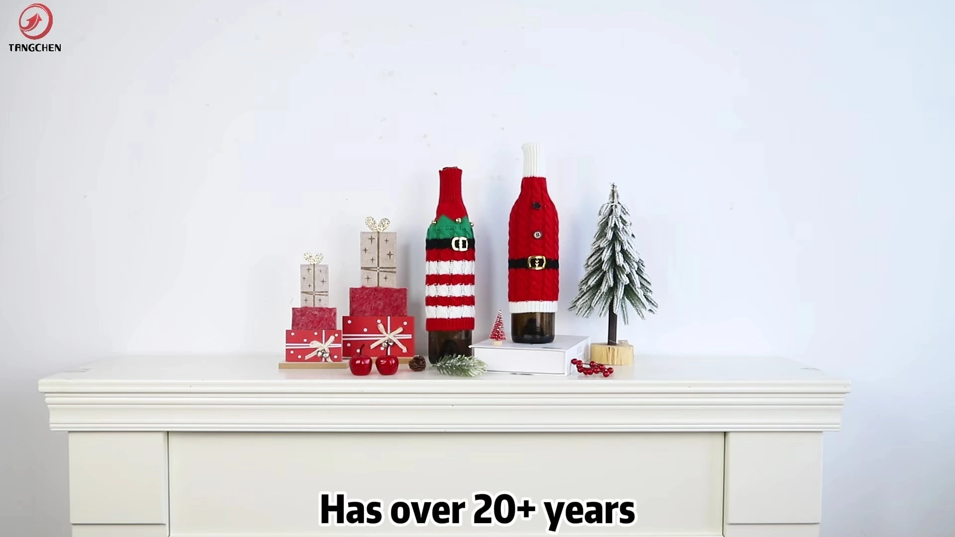 Custom Christmas Liquor Bottle Covers – Santa-Themed Reusable Sleeves for Parties & Gifting 1
