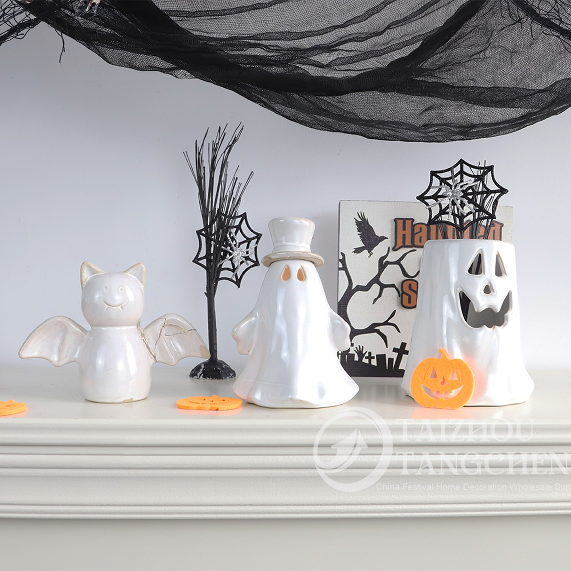 Set de decoración de Halloween: Almohada de peluche fantasma, calabazas de cerámica negra, luz LED fantasma, decoración de madera, decoración espeluznante para el hogar. 5