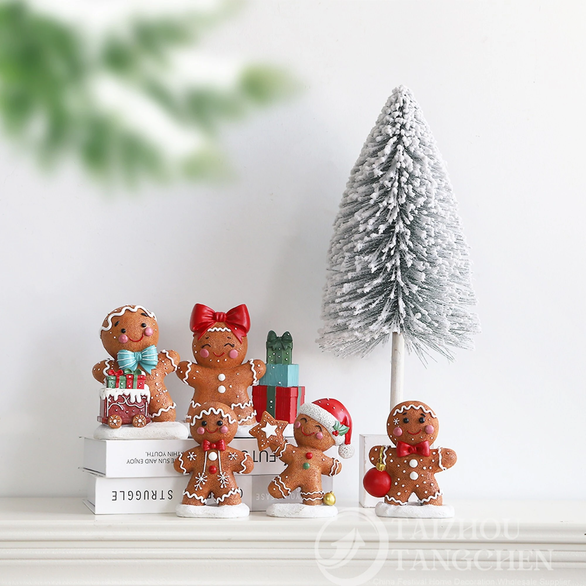 Christmas Resin Gingerbread Ornaments Wholesale – Holiday Tabletop Decor 1