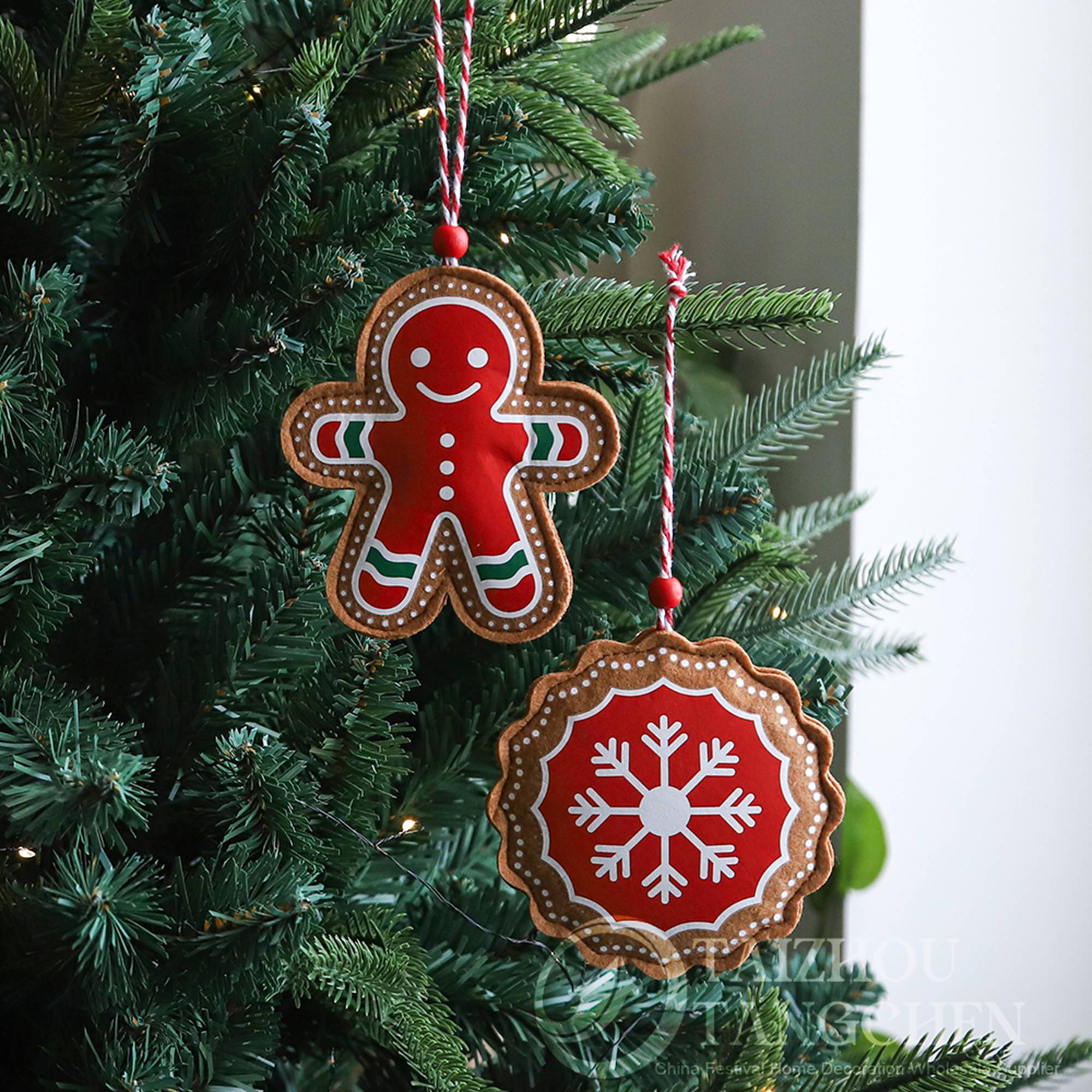 Colgantes de fieltro estilo jengibre para árbol de Navidad al por mayor – Proveedor de adornos colgantes para carnaval navideño 4
