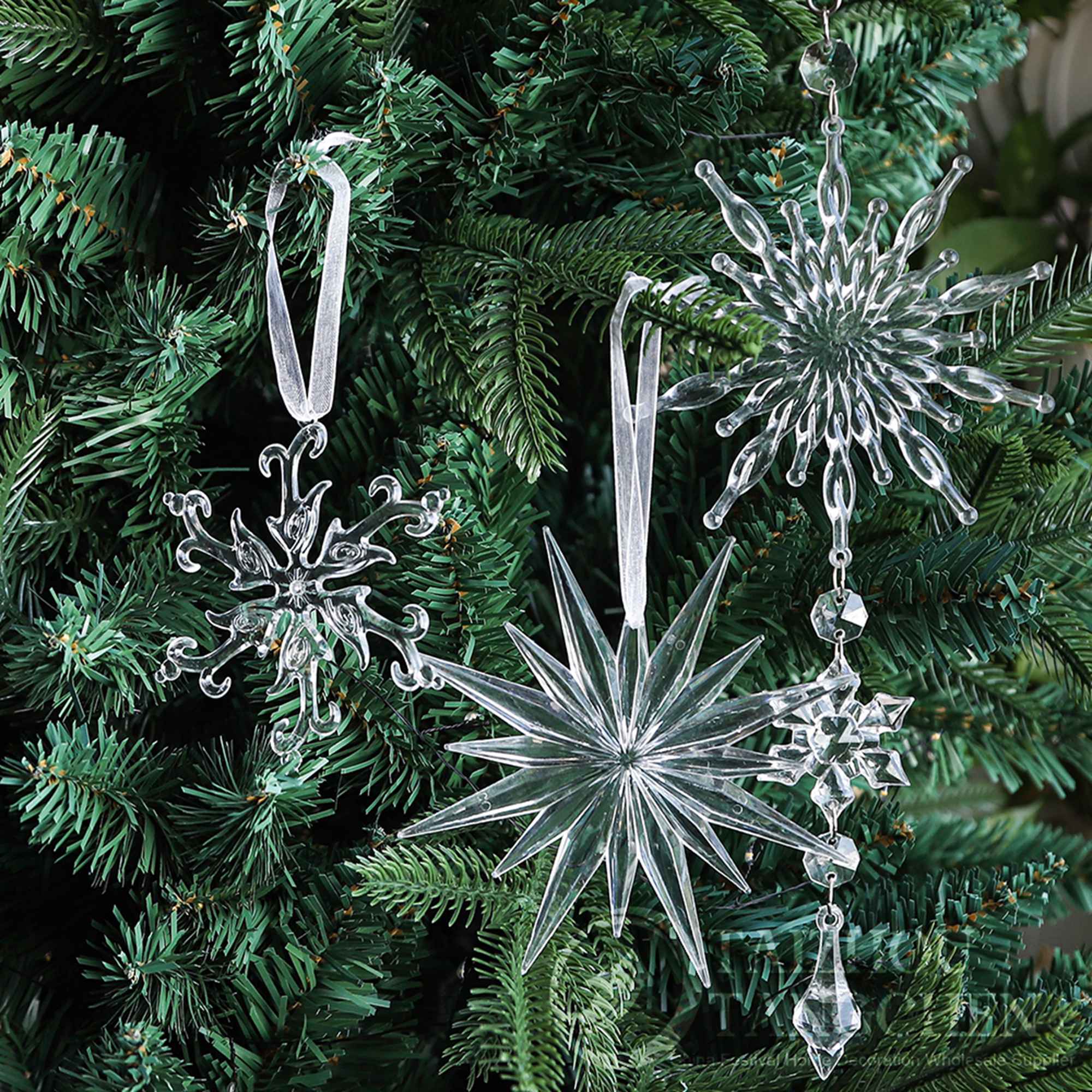 Weihnachtsanhänger aus Acryl – Transparente Hängeornamente, kristallklare Schneeflocken-Dekorationen für Weihnachtsbaum und Heimdekoration 2