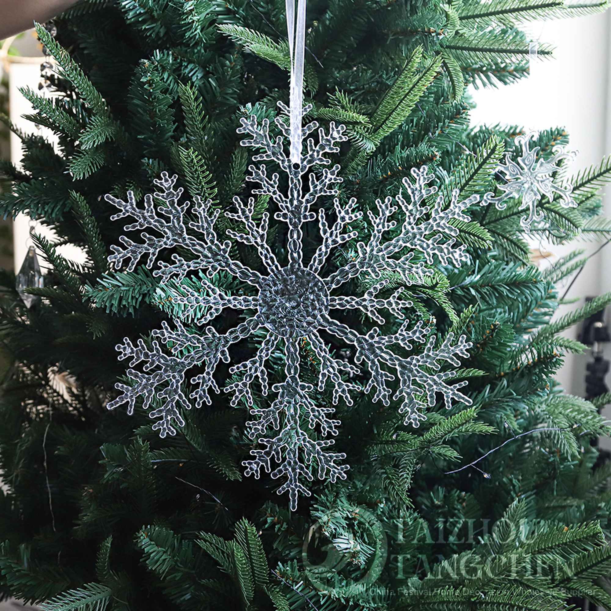 Weihnachtsanhänger aus Acryl – Transparente Hängeornamente, kristallklare Schneeflocken-Dekorationen für Weihnachtsbaum und Heimdekoration 6
