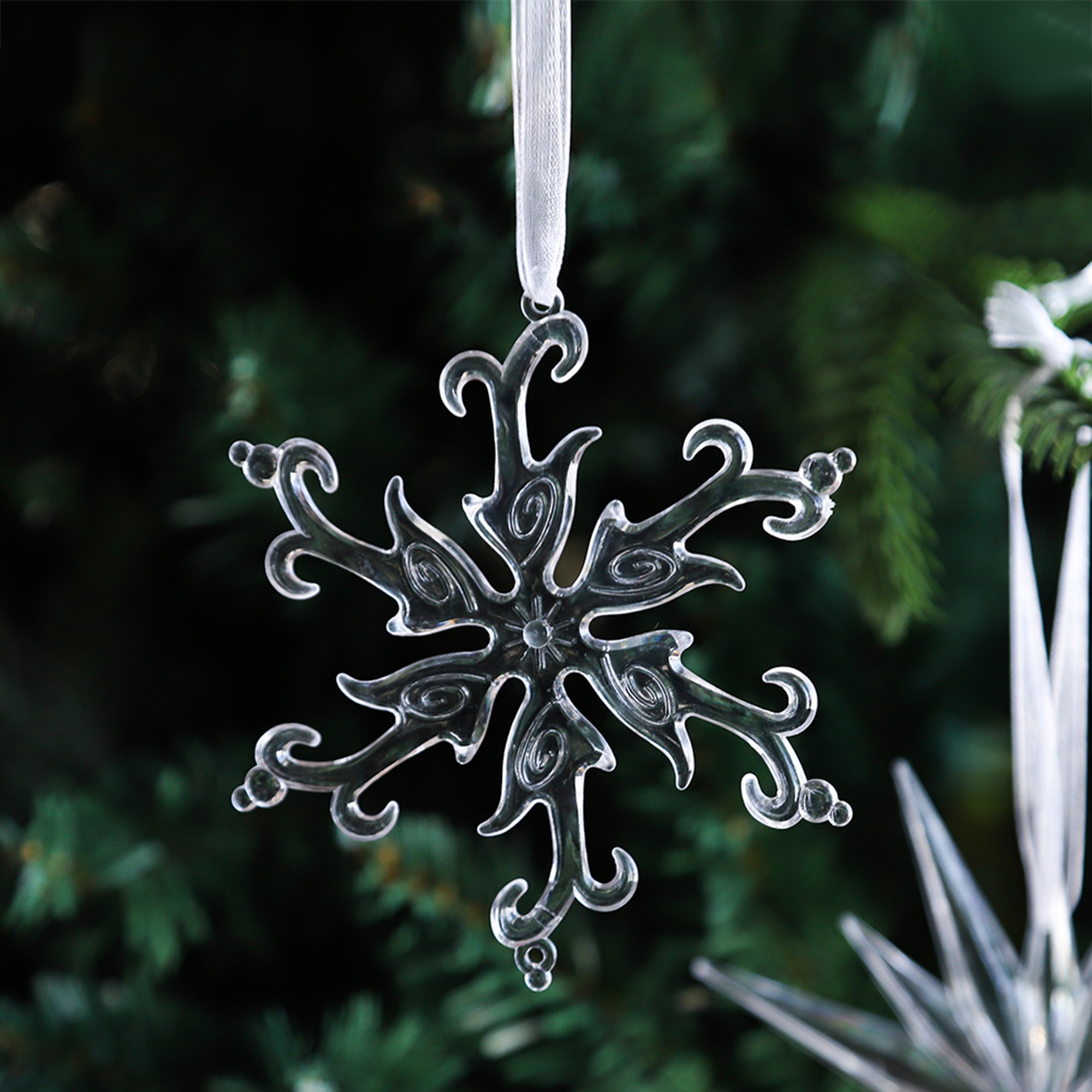 Weihnachtsanhänger aus Acryl – Transparente Hängeornamente, kristallklare Schneeflocken-Dekorationen für Weihnachtsbaum und Heimdekoration 4