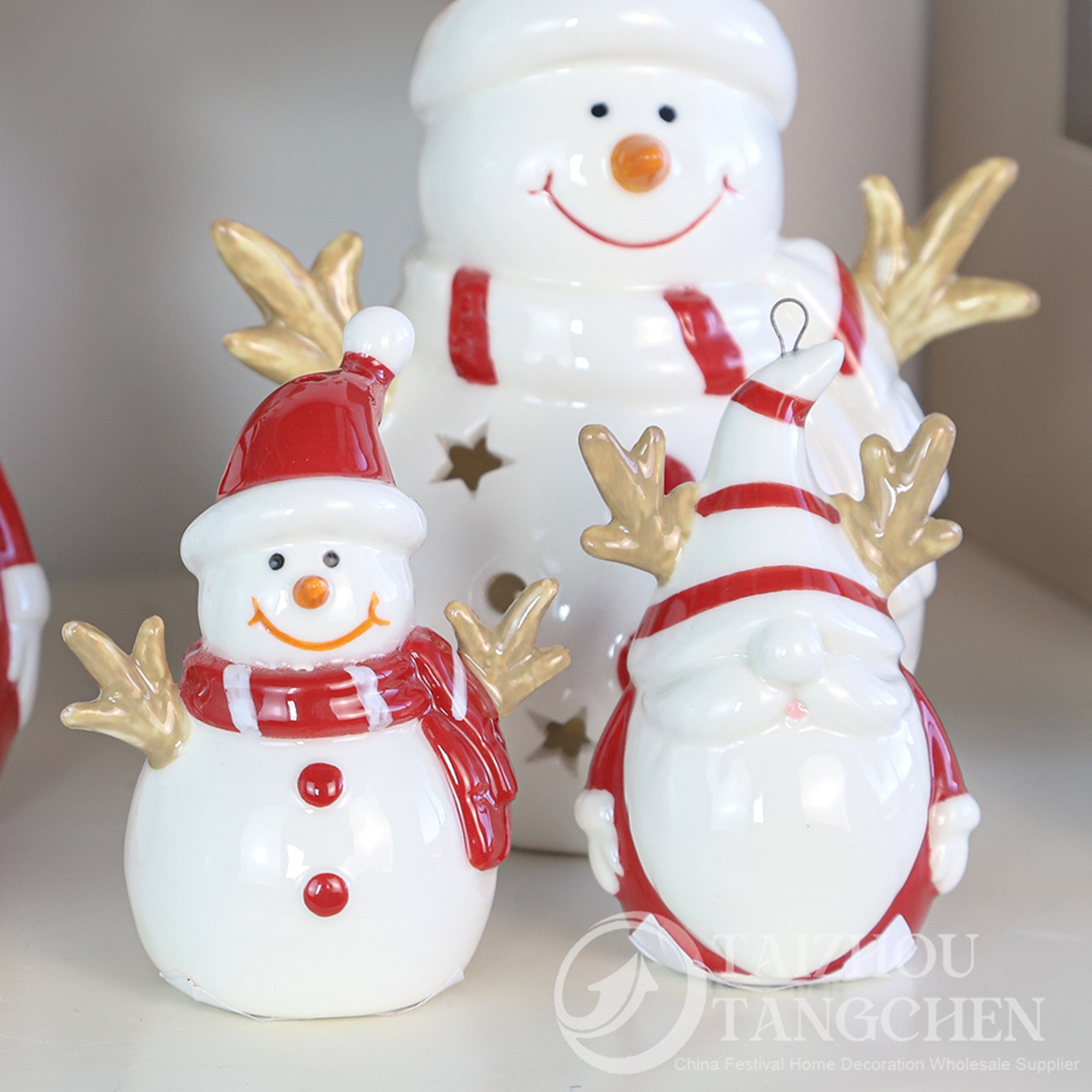 Mesa decorativa navideña de cerámica iluminada: gnomo navideño y muñeco de nieve con bufanda, luz nocturna para decorar el hogar. 3