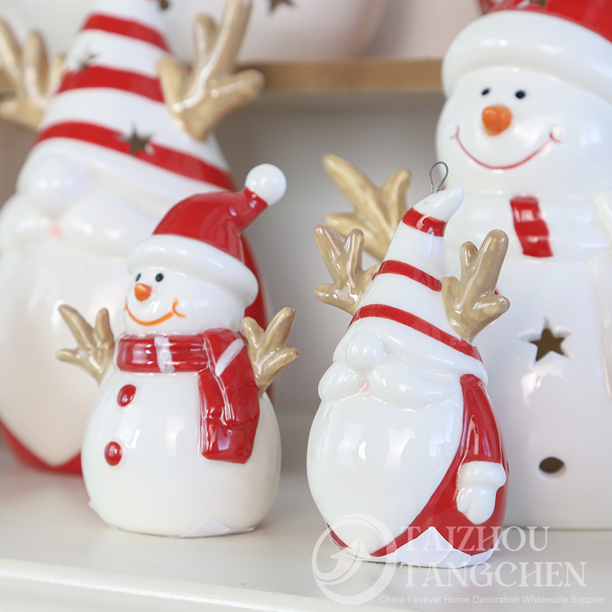 Mesa decorativa navideña de cerámica iluminada: gnomo navideño y muñeco de nieve con bufanda, luz nocturna para decorar el hogar. 4