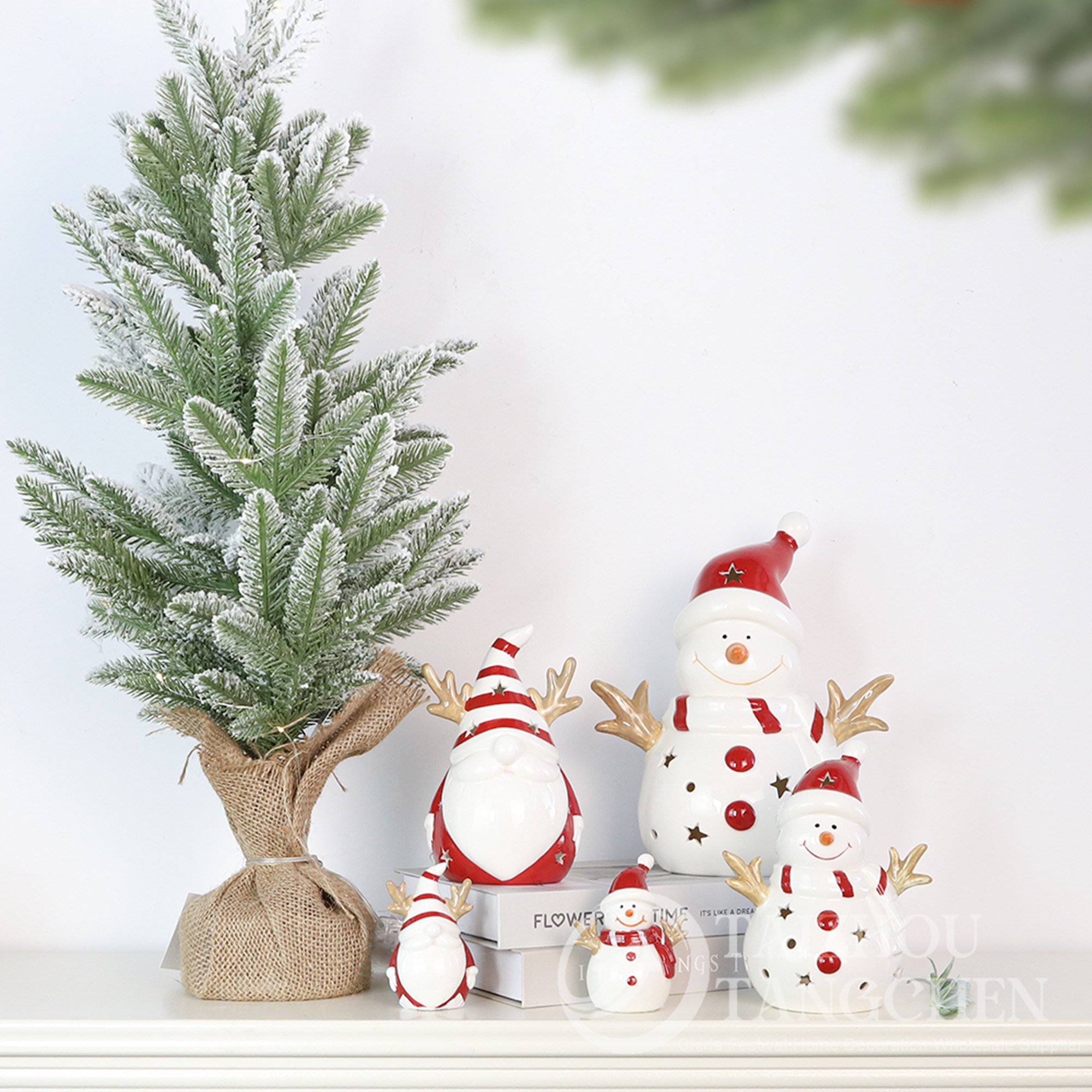 Mesa decorativa navideña de cerámica iluminada: gnomo navideño y muñeco de nieve con bufanda, luz nocturna para decorar el hogar. 2