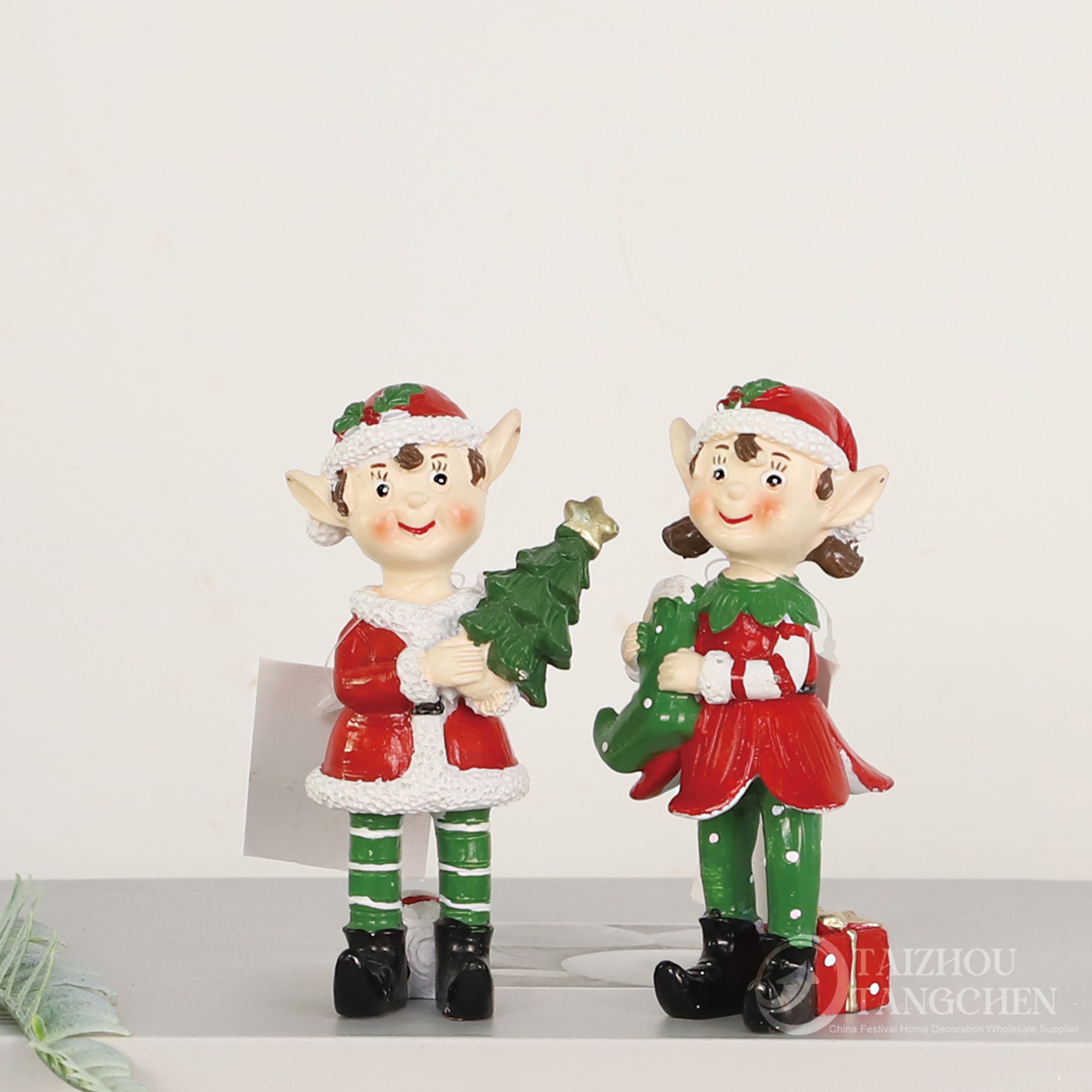 Esstisch, Kamin, Zirkusdeko, Cartoon-Junge und -Mädchen, Elfen-Gnom, Kristallkugel, Weihnachtsschneekugel 7
