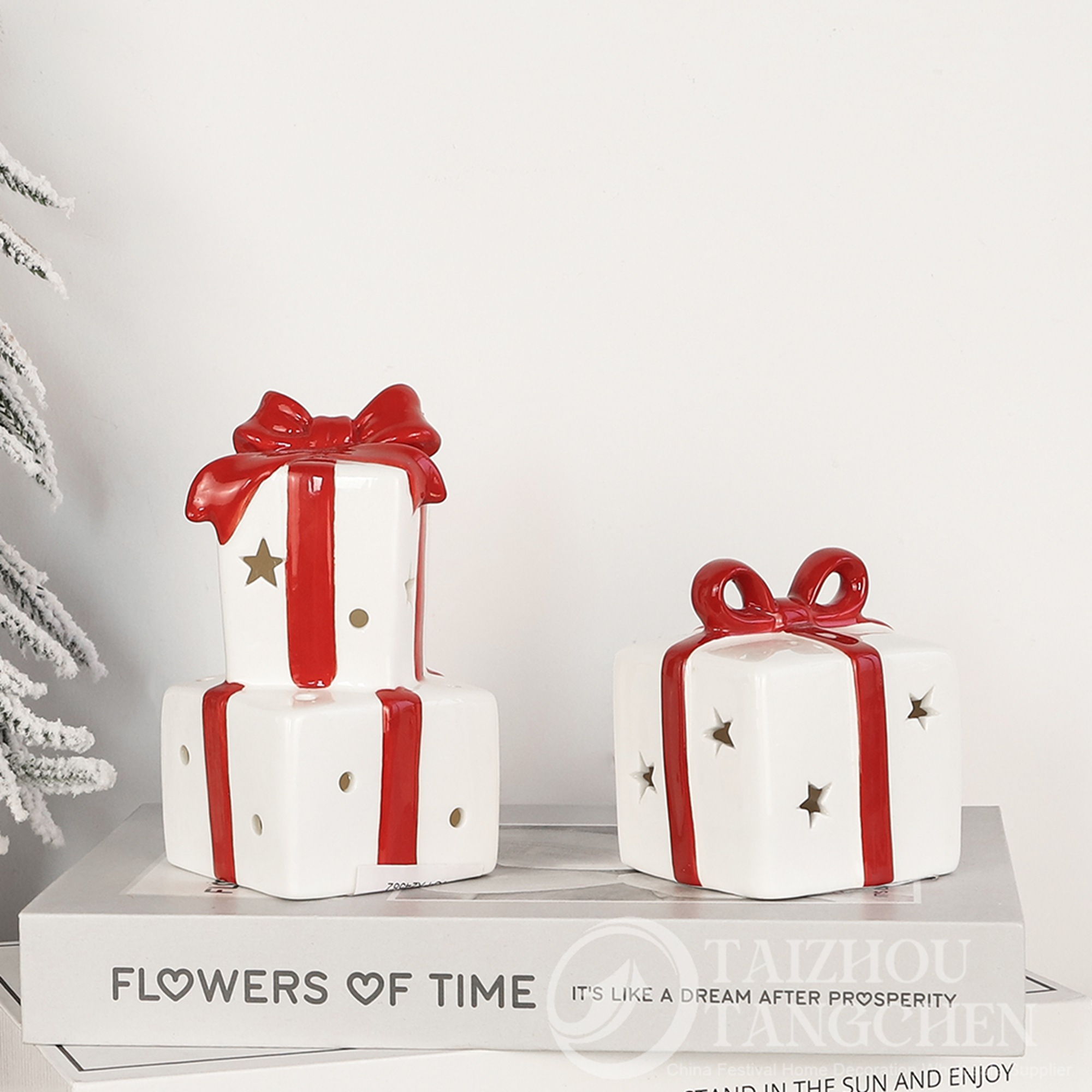 Christmas Lighted Gift Boxes - Ceramic Presents Christmas Boxes Lane Red & White LED Present Ornament 4