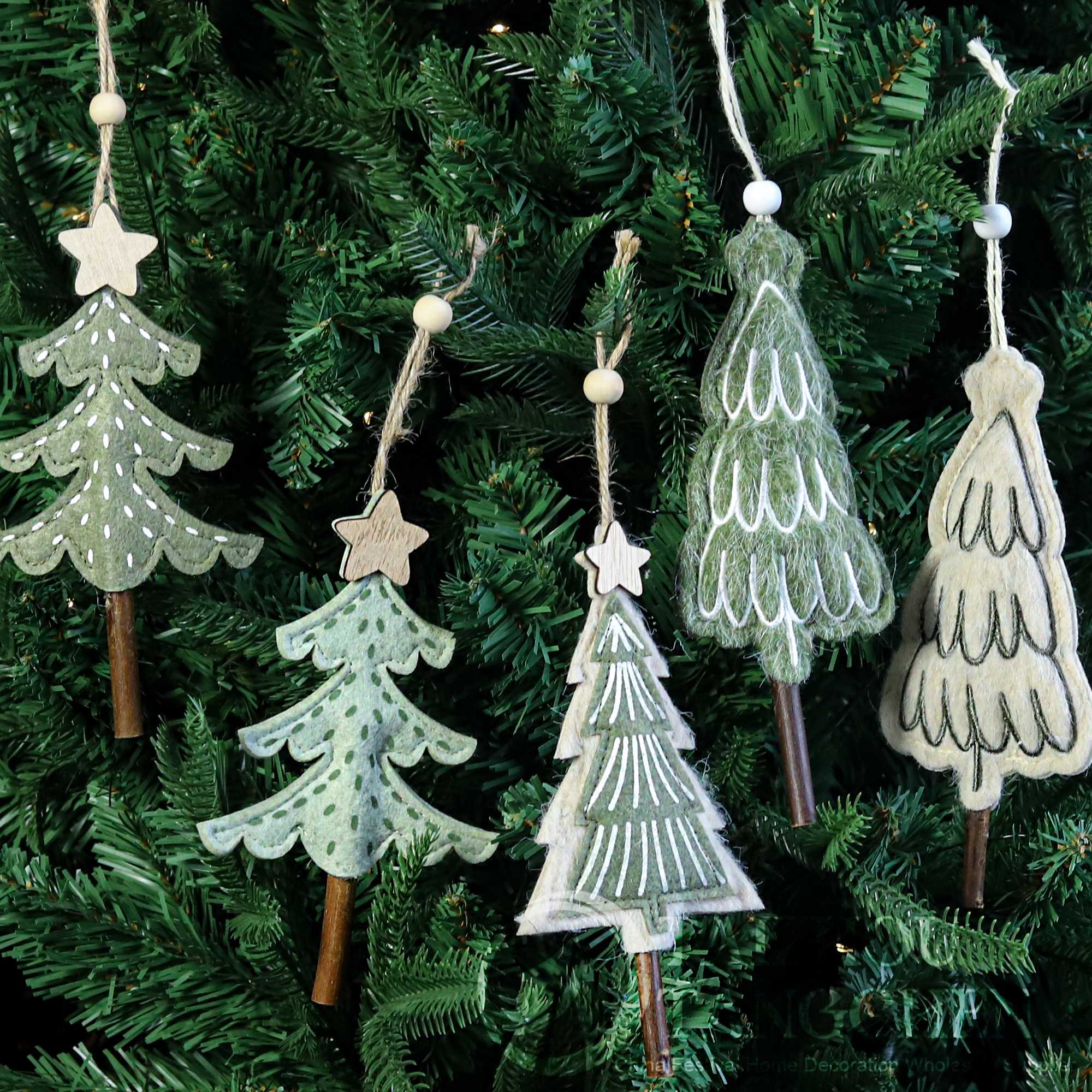 Individuell gestaltete Weihnachtsbaumkugeln aus Filz im nordischen Stil – handgefertigte Hängedekorationen für Kinder, DIY-Weihnachtsfeiern und Zuhause 2