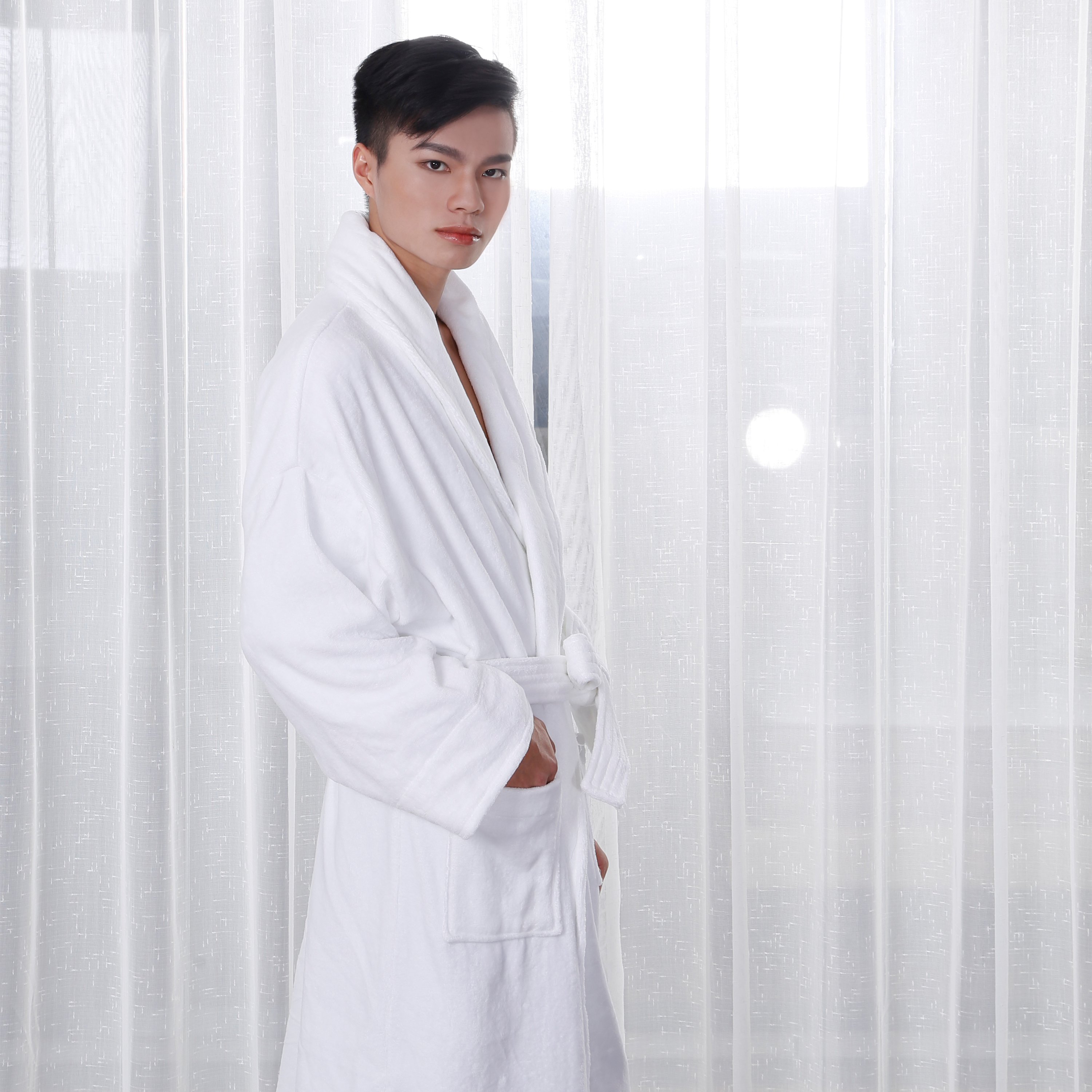 सुपर सॉफ्ट टेरी सामग्री उच्च गुणवत्ता वाली सफेद बाथरोब के साथ अच्छा पानी अवशोषण 8