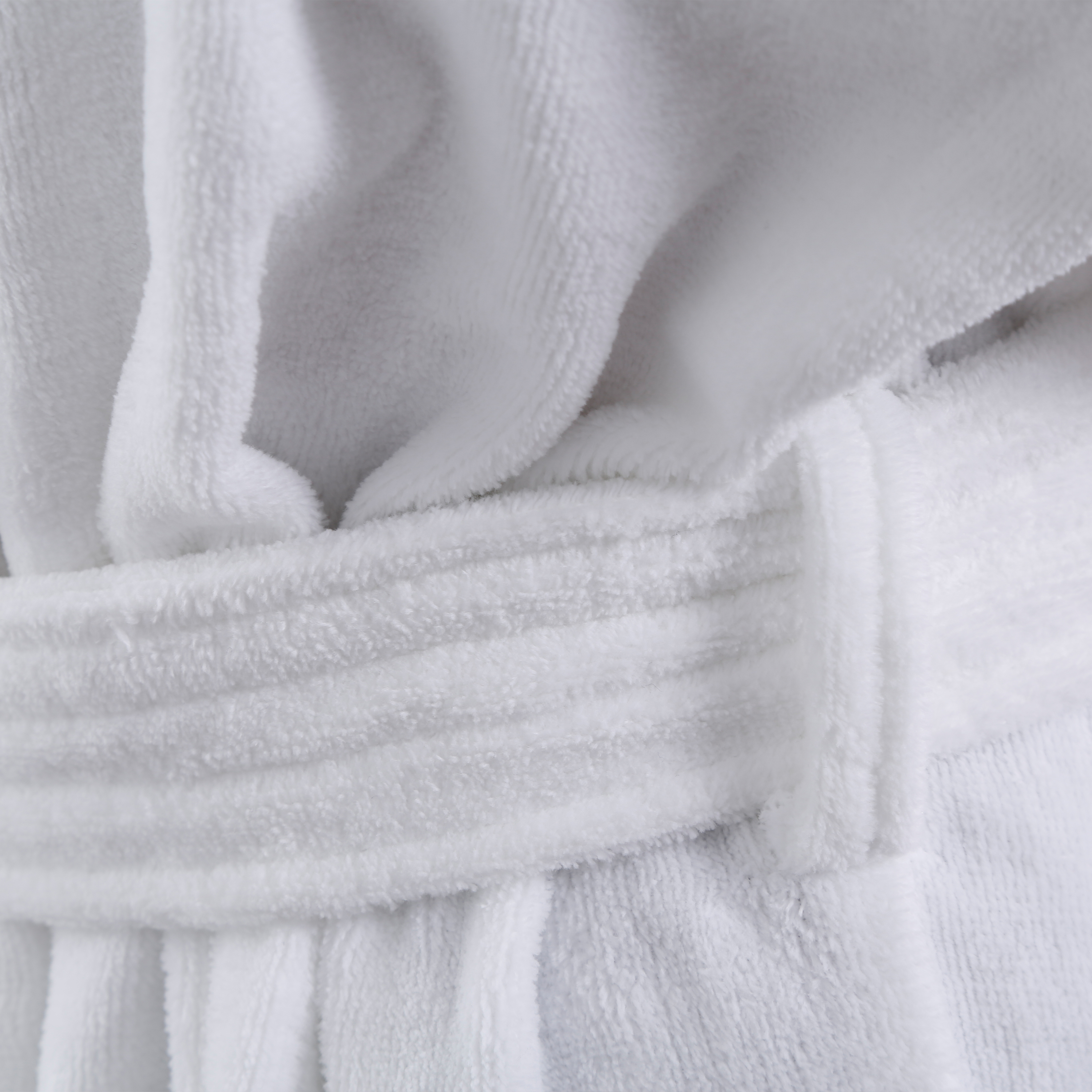 सुपर सॉफ्ट टेरी सामग्री उच्च गुणवत्ता वाली सफेद बाथरोब के साथ अच्छा पानी अवशोषण 12