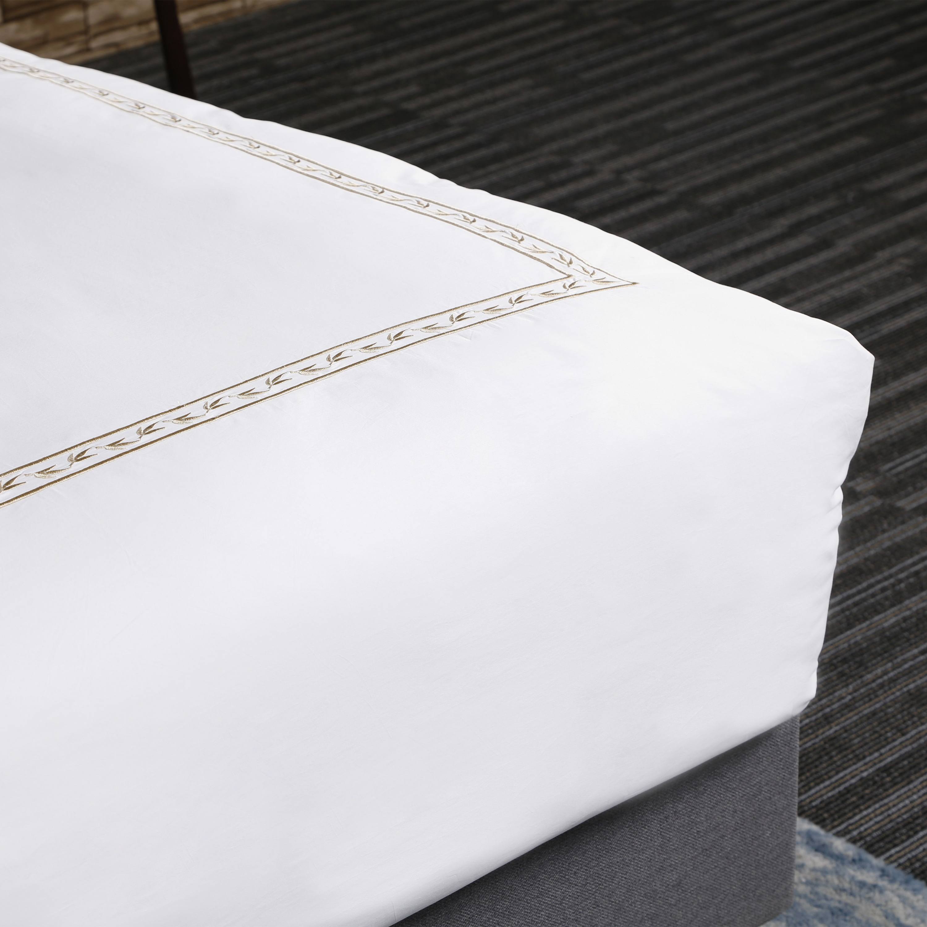 Quality Factory White 6080S 100% Cotton Golden Embroidered Hotel Bedroom Bedding Sheet Set Manufacturer | JLH Mattress 9