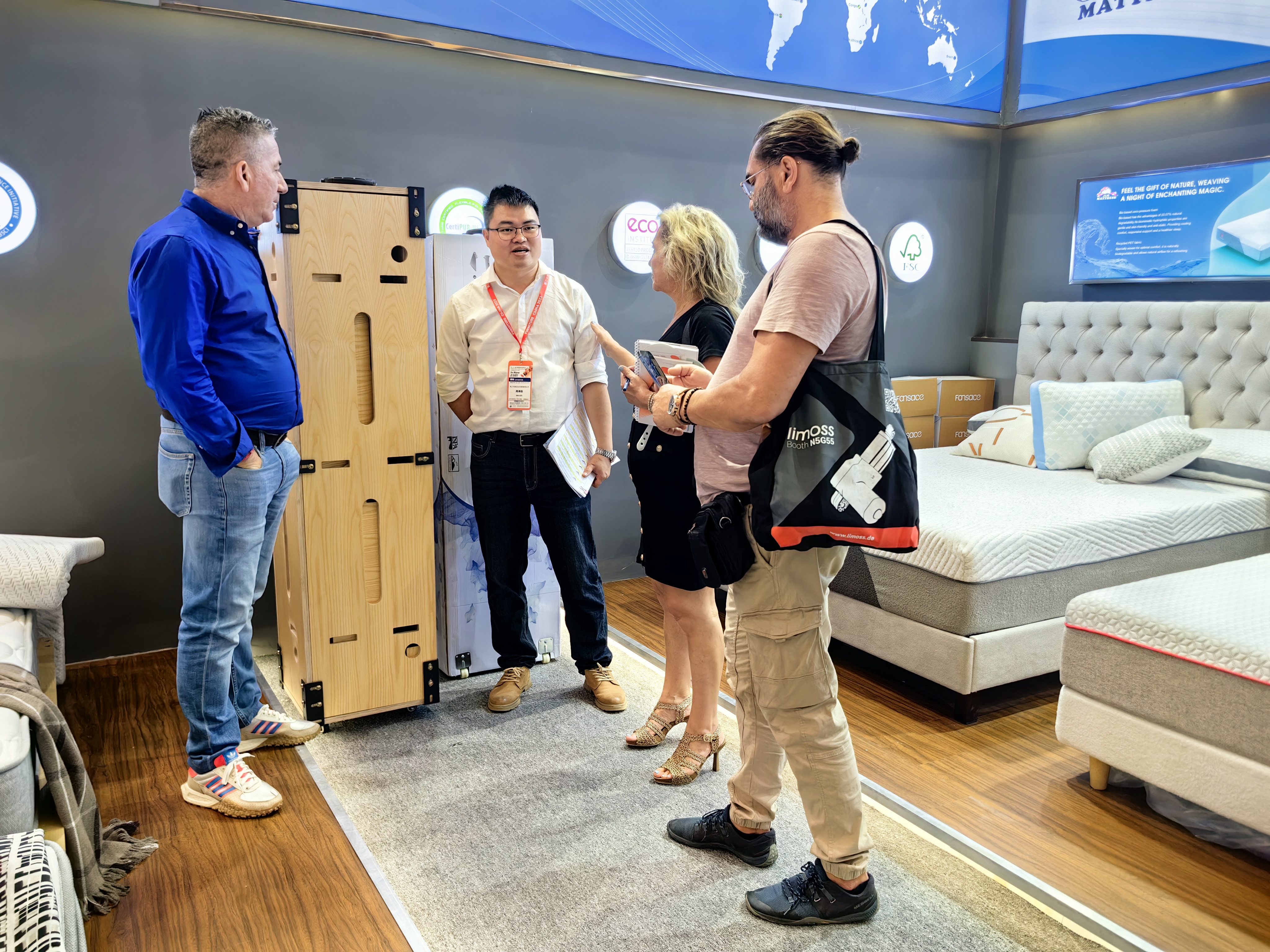 جينلونج هينج للأثاث: شرارة الابتكار العالمي في مجال المراتب، وريادة حركة النوم الصحي 4