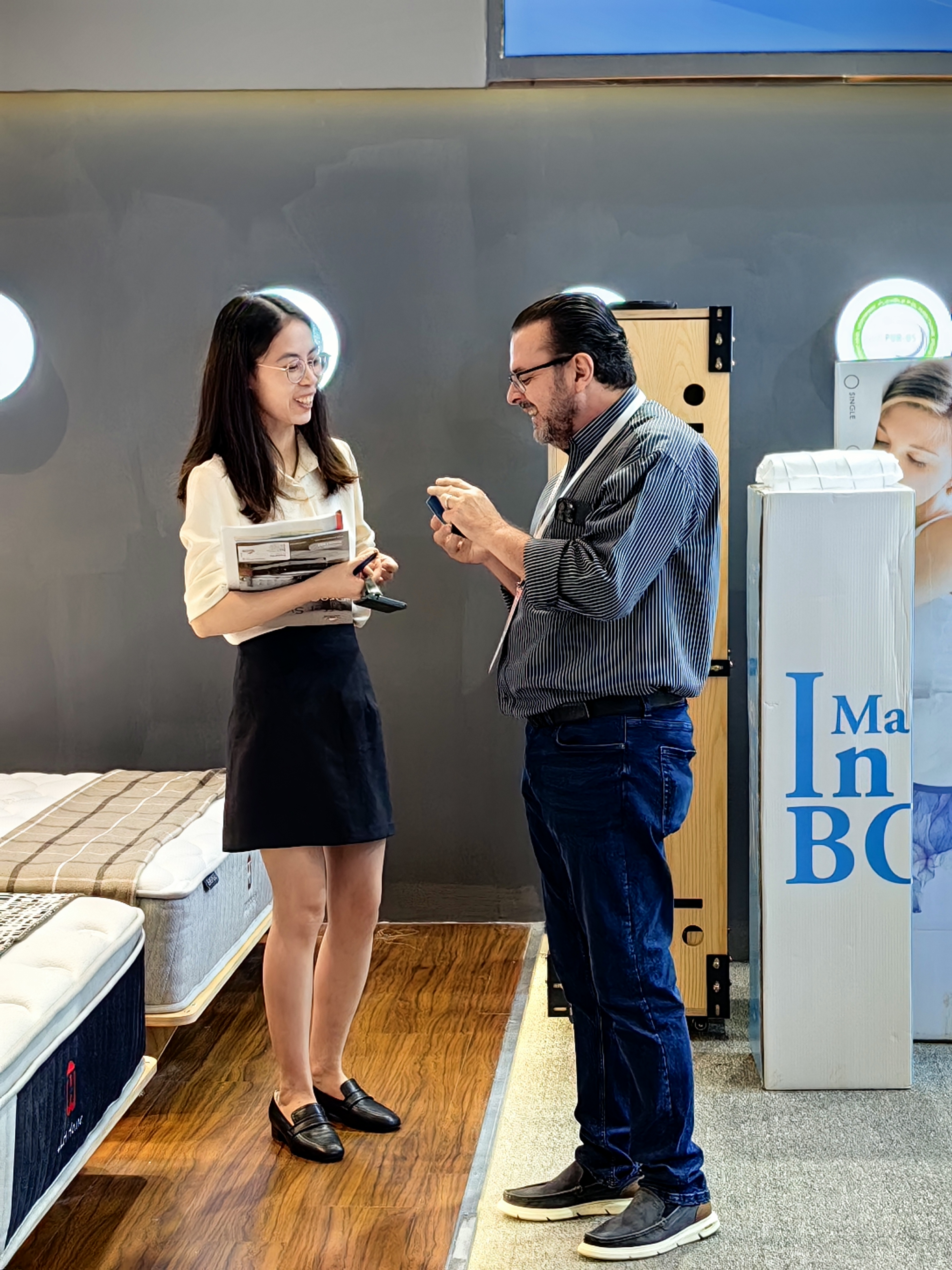 جينلونج هينج للأثاث: شرارة الابتكار العالمي في مجال المراتب، وريادة حركة النوم الصحي 1