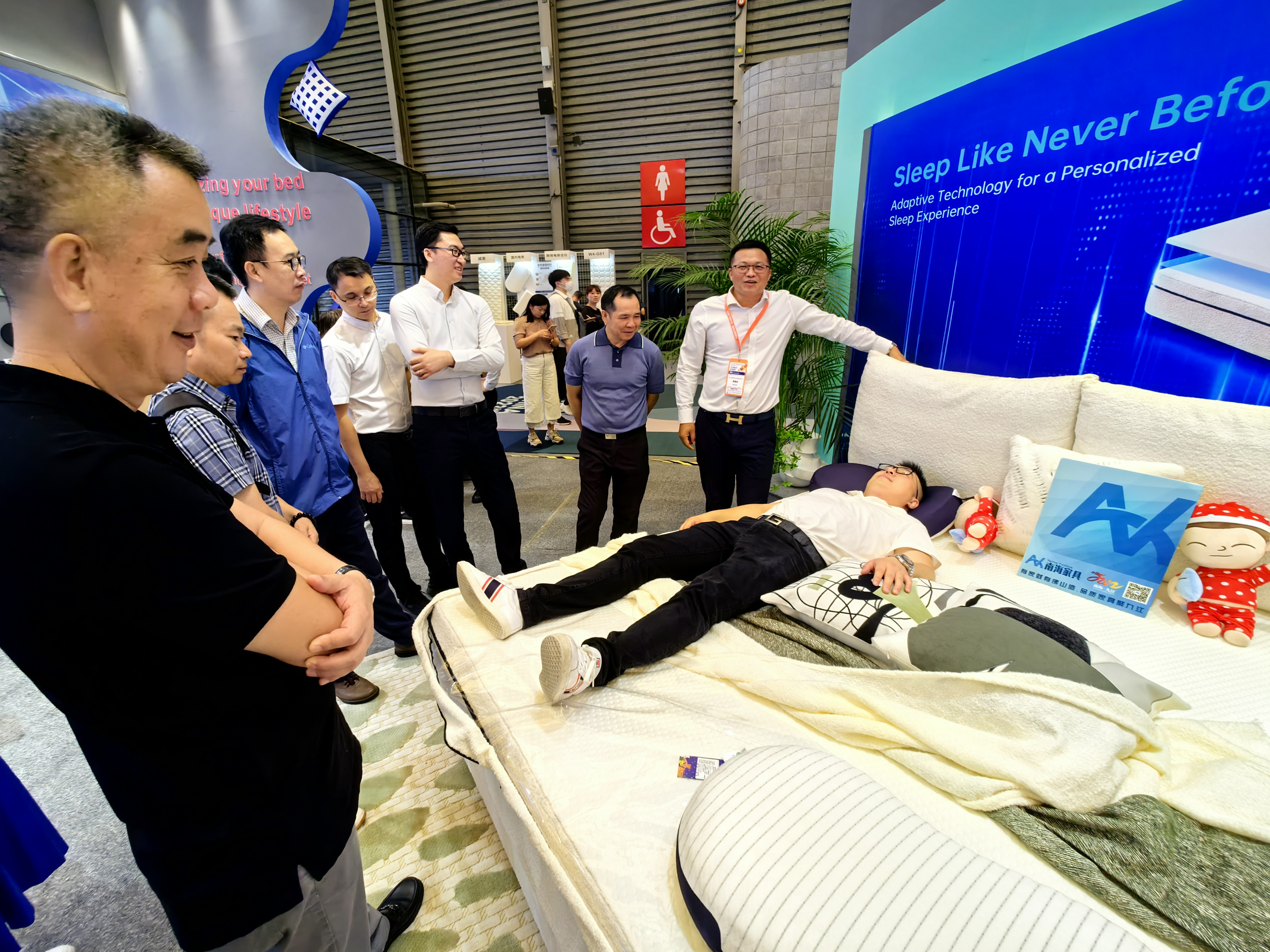 جينلونج هينج للأثاث: شرارة الابتكار العالمي في مجال المراتب، وريادة حركة النوم الصحي 3