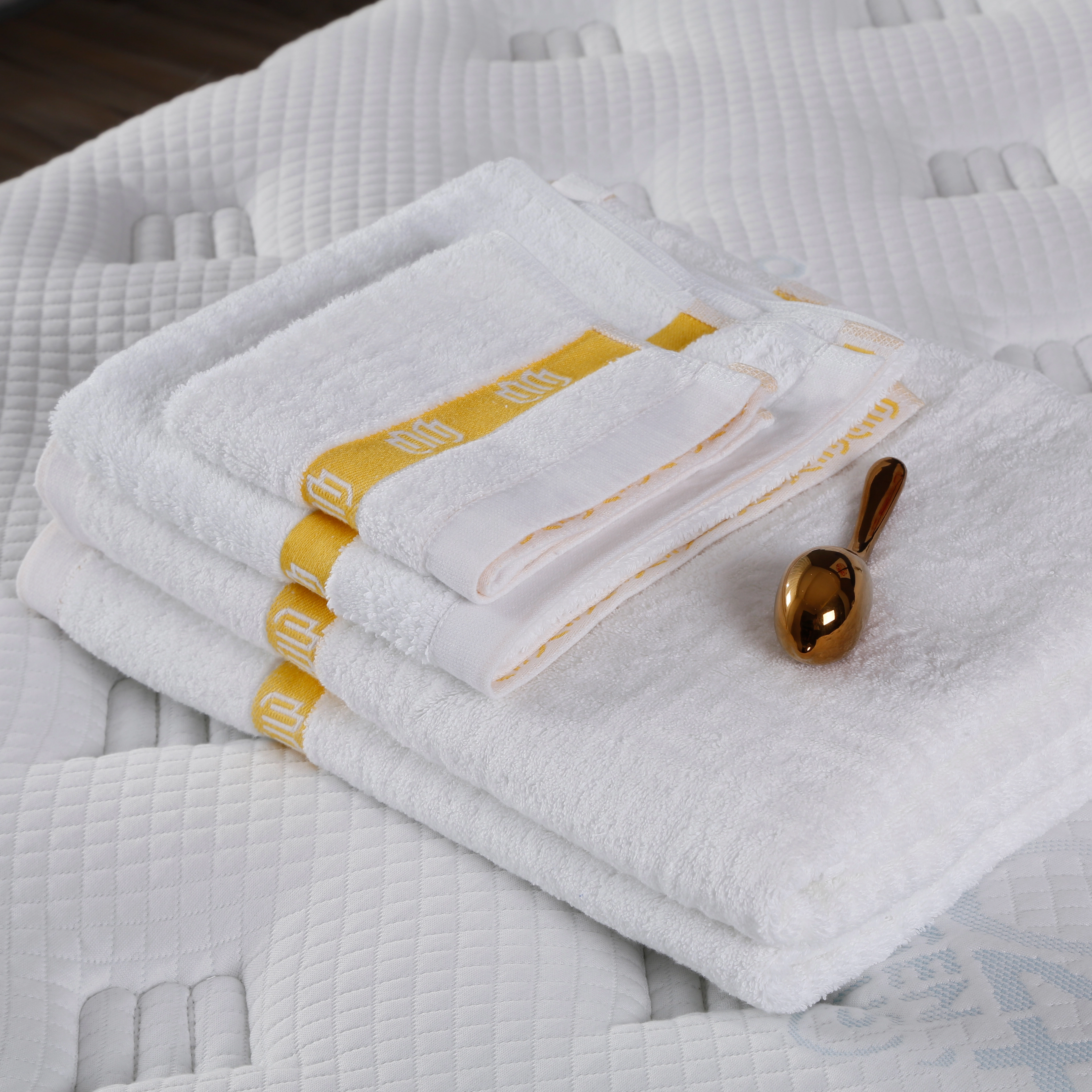 Wholesale White Hotel Bath Towel Premium Plus Made with Ring Spun 100% Cotton 1