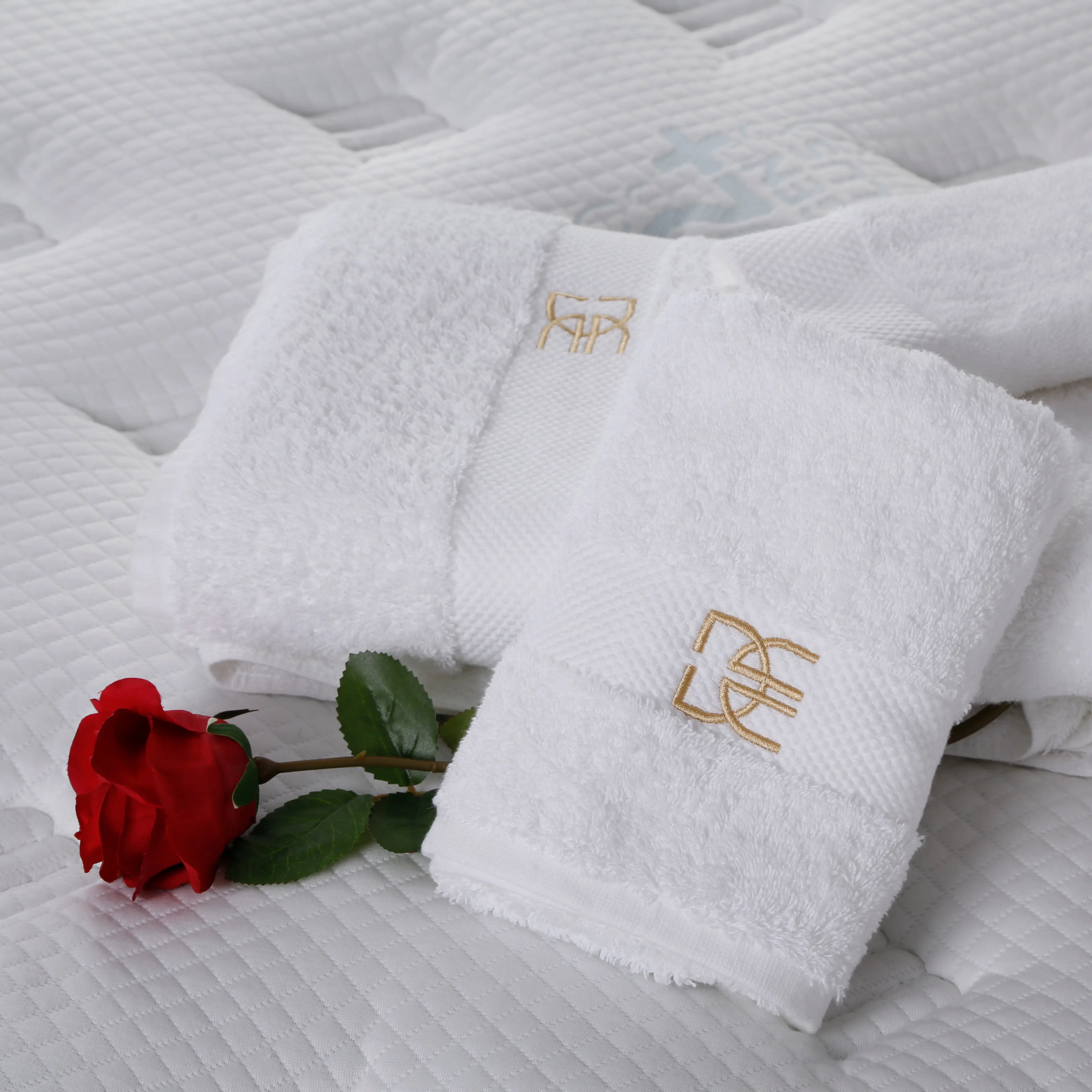 Quality Economy HOTEL / MOTEL Bath Towels Customized Size White 100% Cotton Towels Manufacturer | JLH Mattress 1