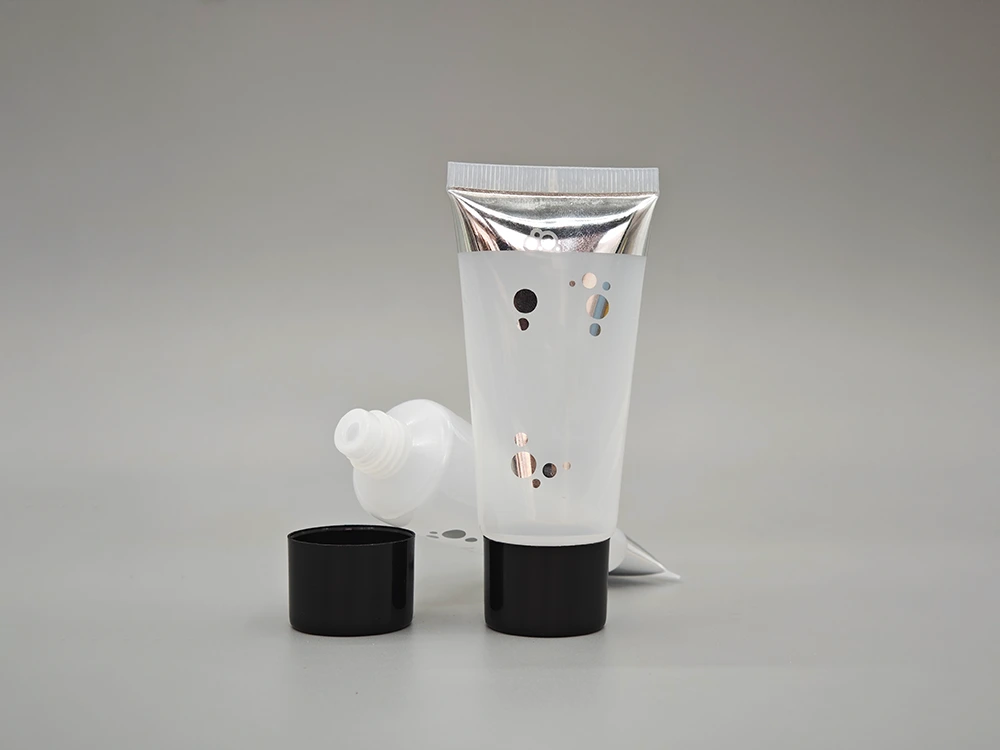 Clear PE Cosmetic Tube con timbro caldo d'argento e tappo a vite nero 30 ml 1