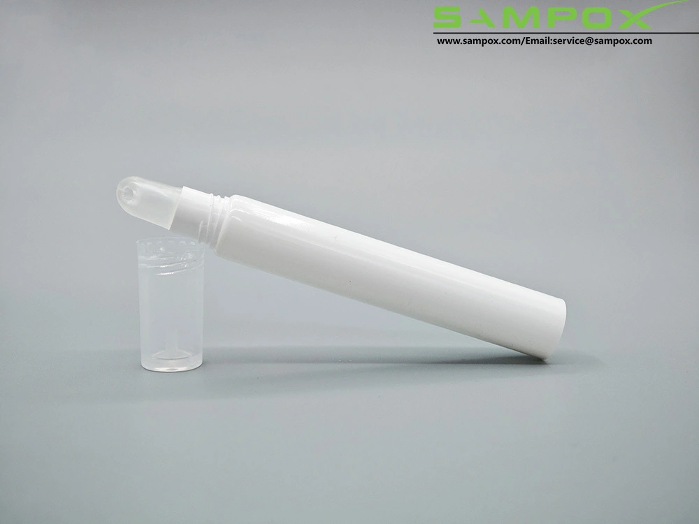 Biała tubka balsamu do ust z przezroczystym silikonowym aplikatorem 13 mm 1