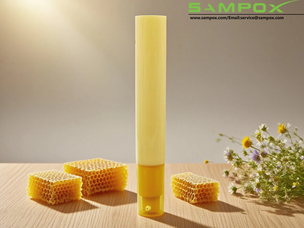 Tube de lotion jaune avec pompe à bec jaune foncé et couvercle transparent 30 ml 1