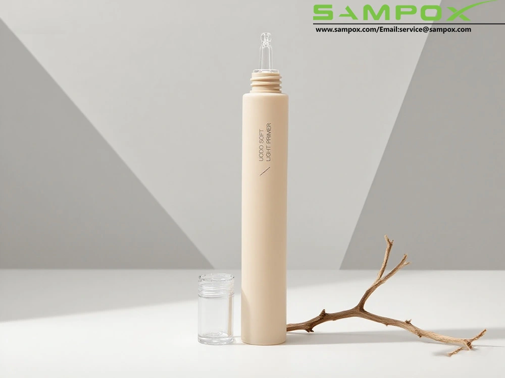 Tube de base de teint avec corps beige et compte-gouttes transparent 30 ml 1