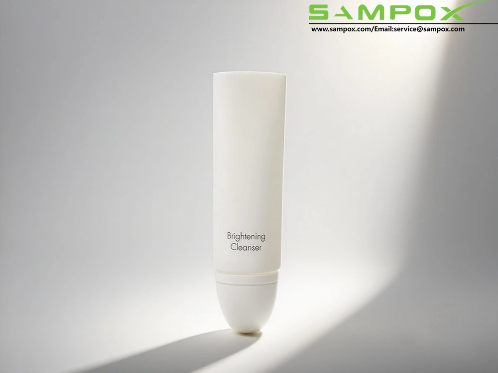 Przenośna biała probówka z PE z owalną nakrętką do środka czyszczącego 4,4 g, 22 mm 1