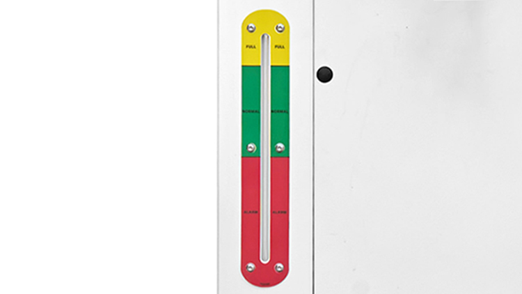 Easy-to-read water level indicator of 40kW Fiber Laser Chiller