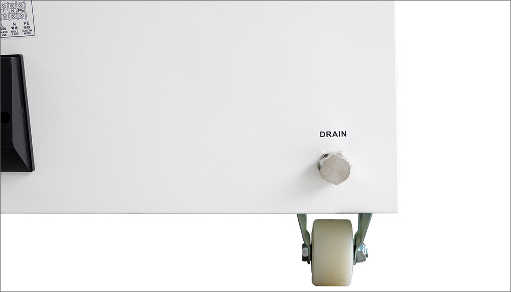  ಡ್ರೈನ್ ಔಟ್ಲೆಟ್ ಮತ್ತು ಸಾರ್ವತ್ರಿಕ ಚಕ್ರ