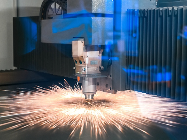  Rola Teknolojiya Lazerê di Çandinîyê de: Zêdekirina Karîgerî û Berdewamiyê