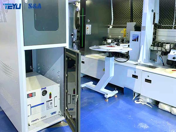  TEYU S&A Laser Chiller RMFL-3000 no ka Mīkini Hoʻoluʻu Laser Edge