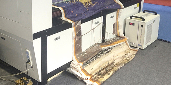 TEYU 冷水机 CW-5000 用于冷却纺织二氧化碳激光切割机 80W