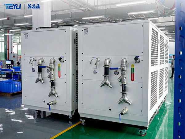  ڪيترائي اعليٰ ڪارڪردگي وارا ليزر چيلر CWFL-120000 هڪ يورپي فائبر ليزر ڪٽر ڪمپني کي پهچائيا ويندا.