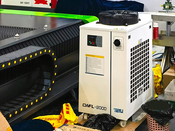 TEYU CWFL-2000 Laser Chiller por 2000W Fibra Laser Tranĉilo