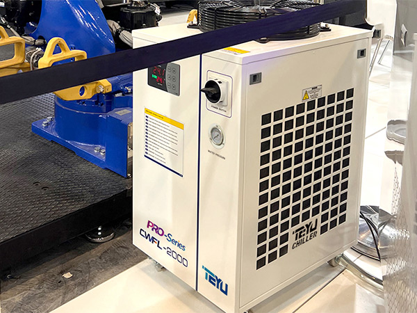  TEYU CWFL-2000 Laser Chiller por 2000W Fibra Laser Tranĉilo