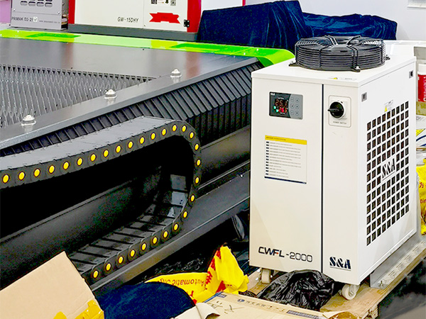  TEYU S&A Máy làm lạnh công nghiệp CWFL-2000 để làm mát máy khắc CNC