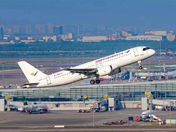  Téhnologi Processing Laser Powers suksés hiber komérsial perdana tina Chinas C919 Pesawat