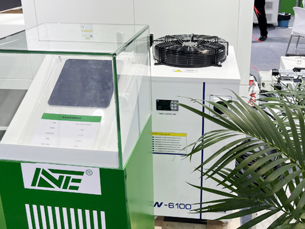  Máy làm lạnh laser CO2 TEYU CW-6100 cho thiết bị khoan laser thủy tinh