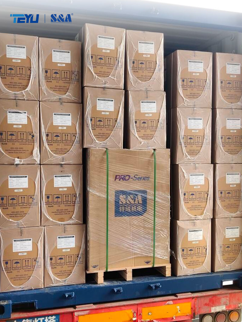  TEYU ઇન્ડસ્ટ્રિયલ ચિલર CW-5200 અને CWFL-3000