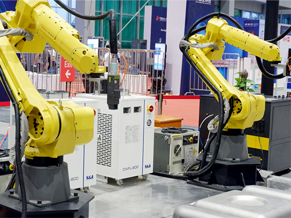  S&A Máy làm lạnh CWFL-1000 dùng để làm mát máy hàn và cắt laser sợi quang công suất lên đến 1kW