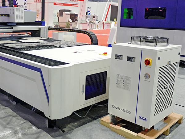  Hawa tiis Sistim Chiller Cai CWFL-2000 pikeun 2KW Serat laser Metal cutter