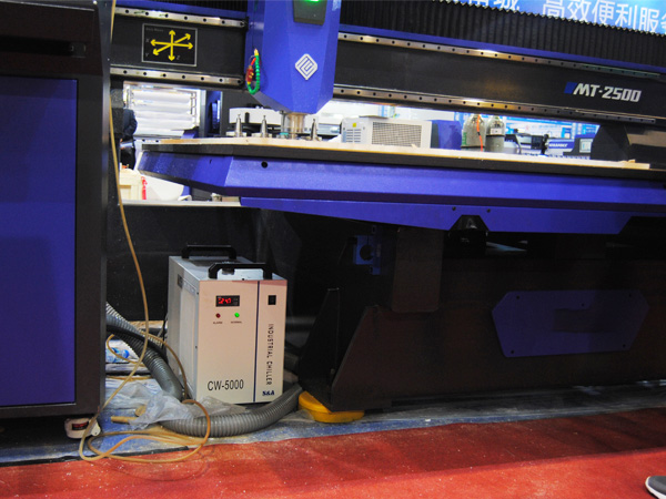 Water cooled spindle or air cooled spindle for CNC router? 1